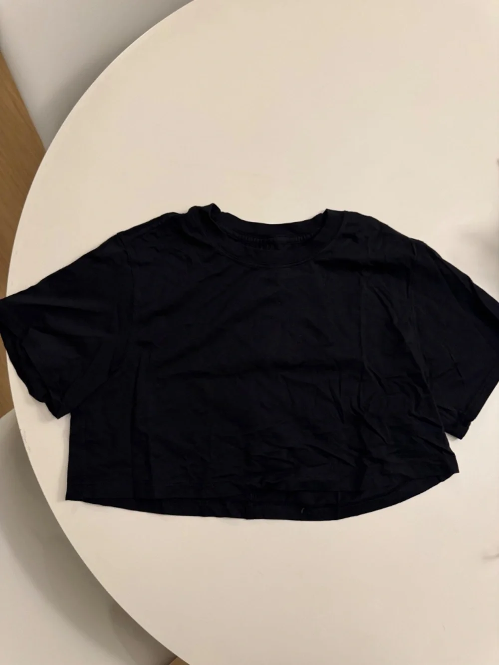 Lululemon Cates T-shirt in Black Size 2